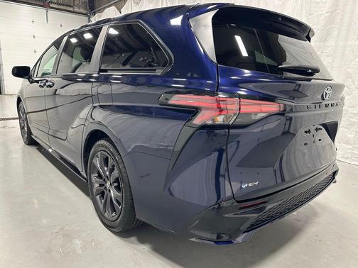 2025 Toyota Sienna XSE 7 Passenger