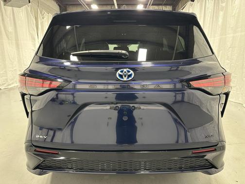 2025 Toyota Sienna XSE 7 Passenger