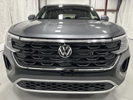 2025 Volkswagen Atlas Cross Sport 2.0T SE w/Technology 4MOTION