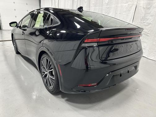 2025 Toyota Prius XLE