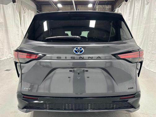 2025 Toyota Sienna XSE 7 Passenger