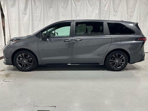 2025 Toyota Sienna XSE 7 Passenger