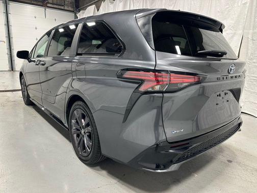 2025 Toyota Sienna XSE 7 Passenger