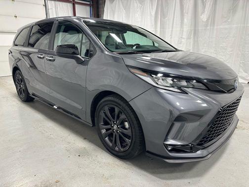 2025 Toyota Sienna XSE 7 Passenger