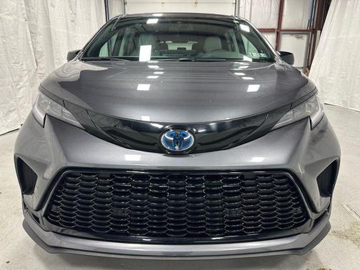 2025 Toyota Sienna XSE 7 Passenger