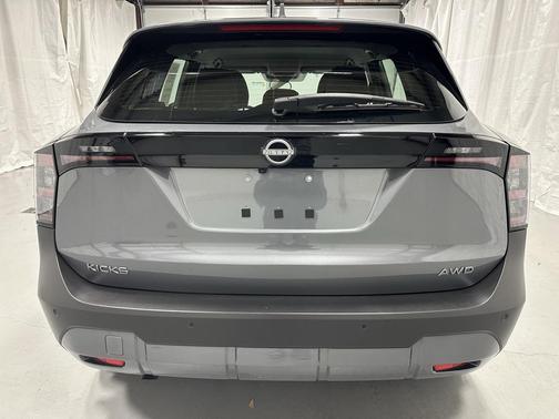 2025 Nissan Kicks S