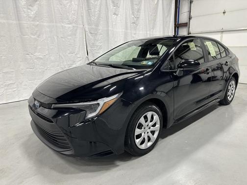 2025 Toyota Corolla Hybrid LE