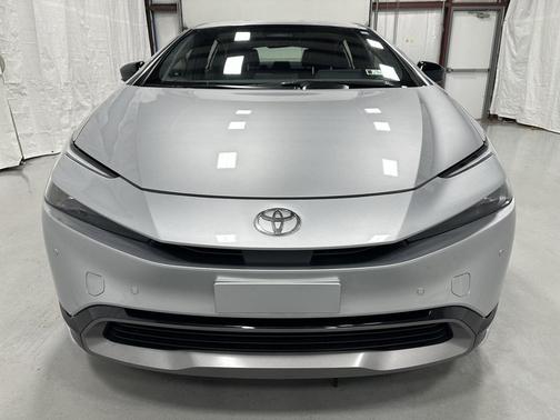 2025 Toyota Prius XLE