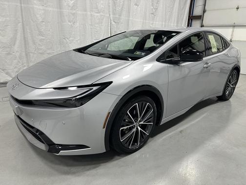 2025 Toyota Prius XLE