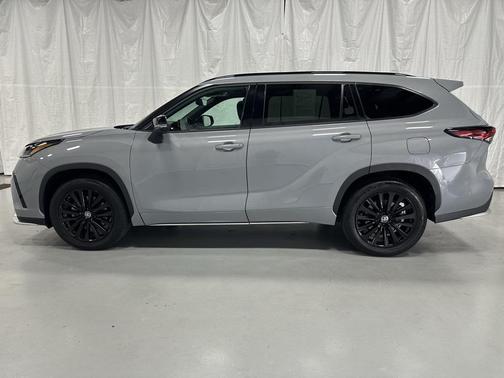 2025 Toyota Highlander XSE