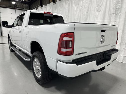 2024 RAM 2500 Laramie Crew Cab 4x4 6'4' Box