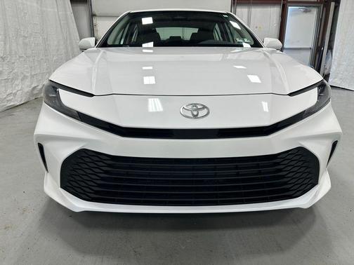 Ice Cap 2026 Toyota Camry LE