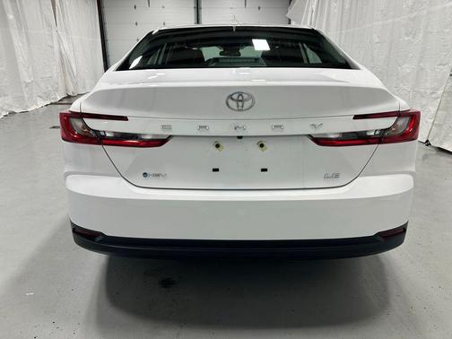Ice Cap 2026 Toyota Camry LE