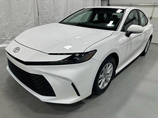 Ice Cap 2026 Toyota Camry LE