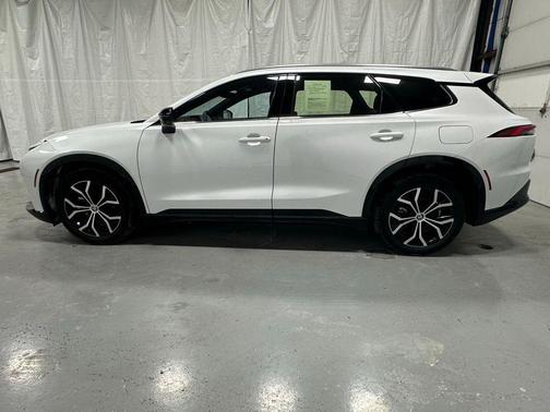 2025 Toyota Crown Signia XLE