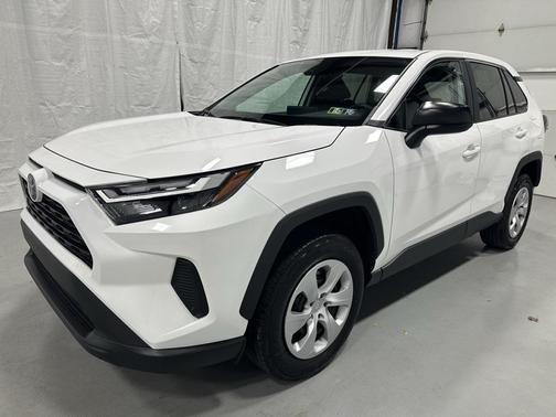 2025 Toyota RAV4 LE