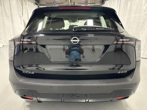 2025 Nissan Kicks S