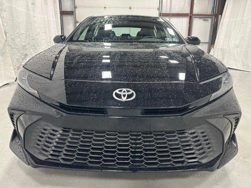 Midnight Black Metallic 2025 Toyota Camry SE