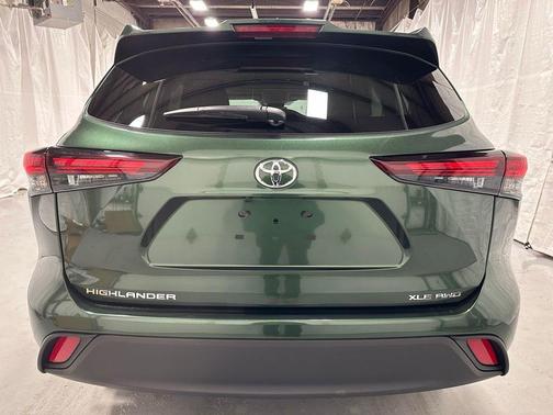 2025 Toyota Highlander XLE