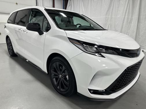 2025 Toyota Sienna XSE 7 Passenger