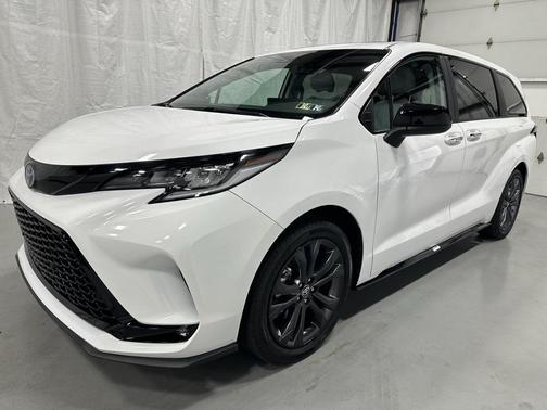 2025 Toyota Sienna XSE 7 Passenger