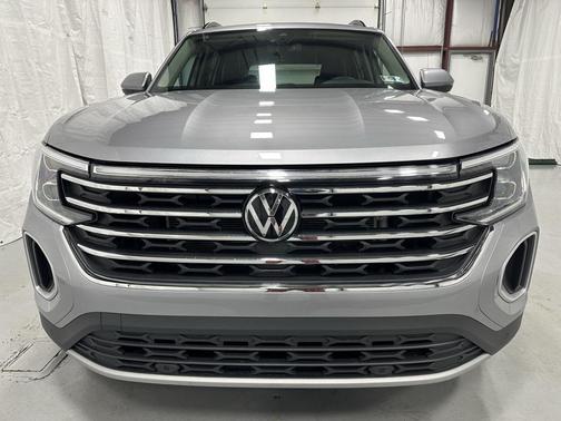 2025 Volkswagen Atlas 2.0T SE w/Technology 4MOTION