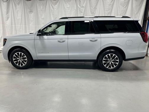 Space Silver Metallic 2025 Ford Expedition Max Platinum