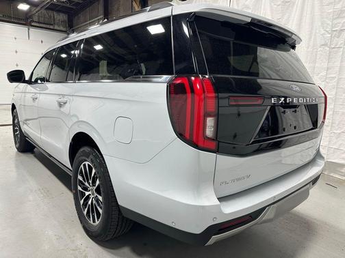 Space Silver Metallic 2025 Ford Expedition Max Platinum