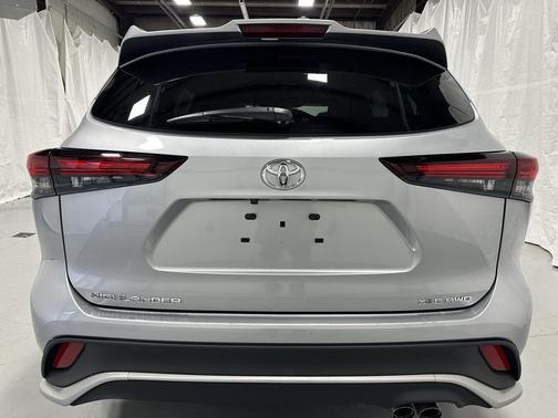 2025 Toyota Highlander XSE