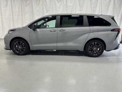2025 Toyota Sienna XSE 7 Passenger