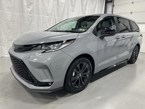 2025 Toyota Sienna XSE 7 Passenger