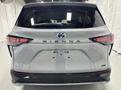 2025 Toyota Sienna XSE 7 Passenger