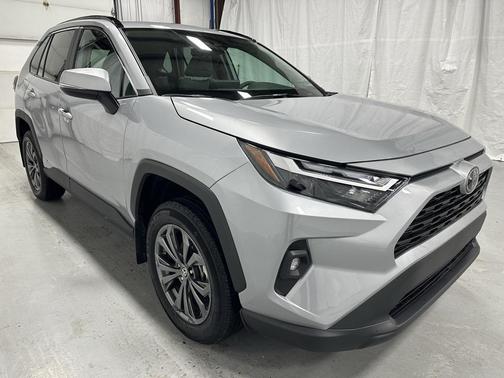2025 Toyota RAV4 Hybrid XLE Premium