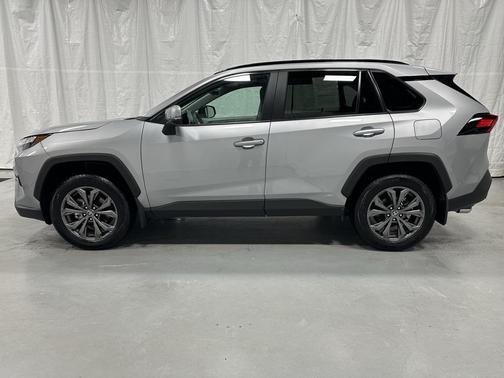 2025 Toyota RAV4 Hybrid XLE Premium