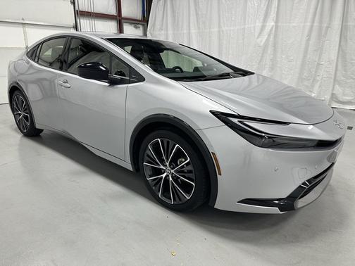 2025 Toyota Prius XLE