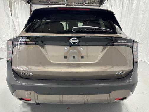 2025 Nissan Kicks SV
