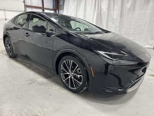 2025 Toyota Prius XLE