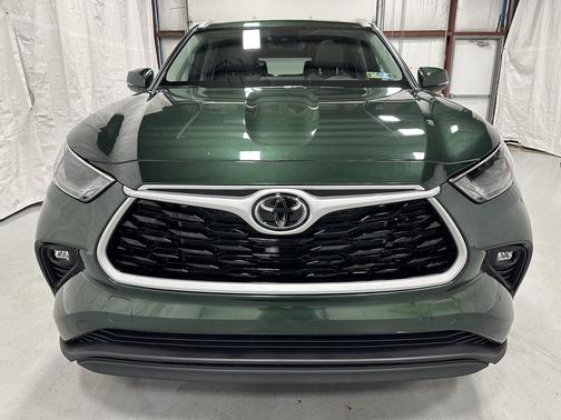 2025 Toyota Highlander XLE