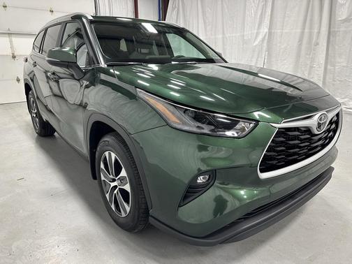 2025 Toyota Highlander XLE