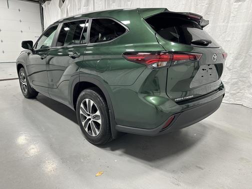 2025 Toyota Highlander XLE