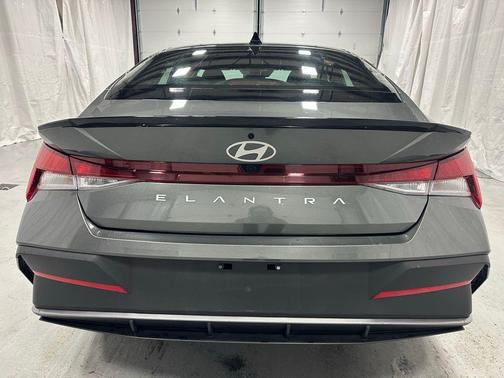 2025 Hyundai ELANTRA Sport