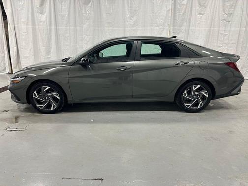 2025 Hyundai ELANTRA Sport