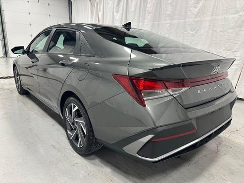 2025 Hyundai ELANTRA Sport