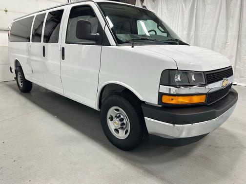 Summit White 2025 Chevrolet Express 3500 RWD 3500 Extended Wheelbase LT