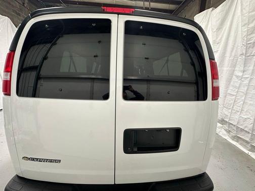 Summit White 2025 Chevrolet Express 3500 RWD 3500 Extended Wheelbase LT