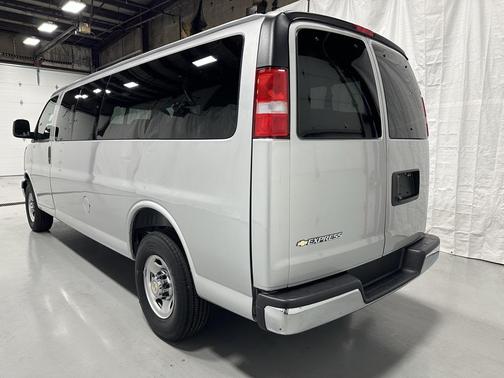 2025 Chevrolet Express 3500 RWD 3500 Extended Wheelbase LT