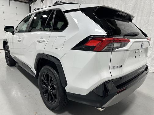 2024 Toyota RAV4 Hybrid SE