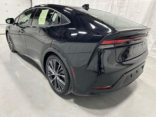 2025 Toyota Prius XLE