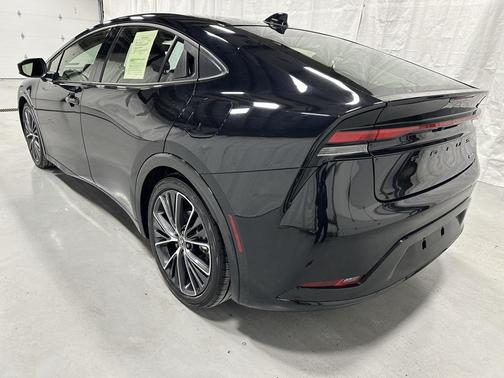 2025 Toyota Prius XLE