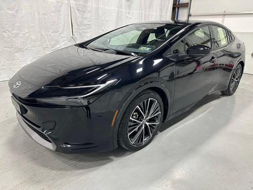 2025 Toyota Prius XLE